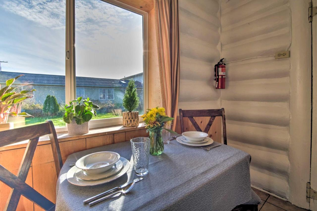 Unique Dog-Friendly Log Cabin Short Walk To Ocean Crescent City Eksteriør billede